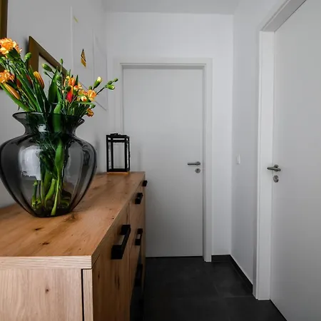 Spacious Nero With Free Parking Apartamento