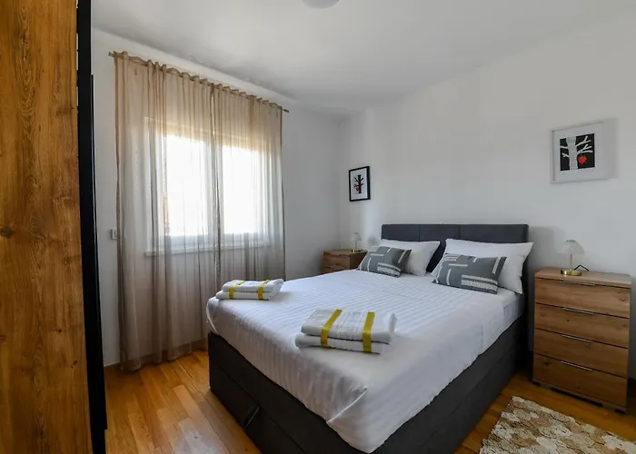 Spacious Nero With Free Parking Apartman Zára