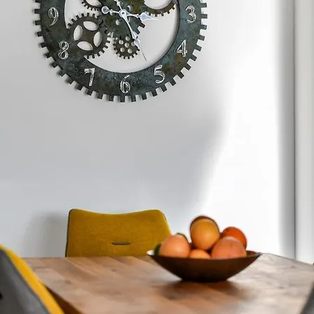 Spacious Nero With Free Parking Appartement