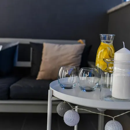 Spacious Nero With Free Parking Zadar