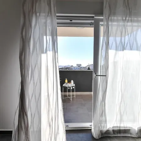 Spacious Nero With Free Parking Appartement *