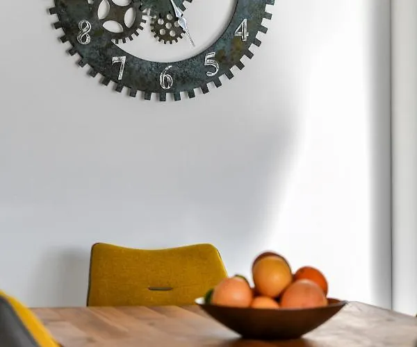 Spacious Nero With Free Parking Apartman