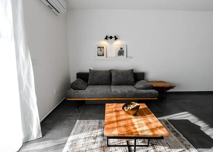 Spacious Nero With Free Parking Apartamento *